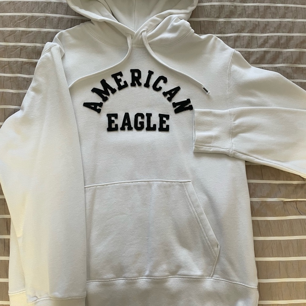 American Eagle outfitters men’s medium white hoodie very good preowned condition